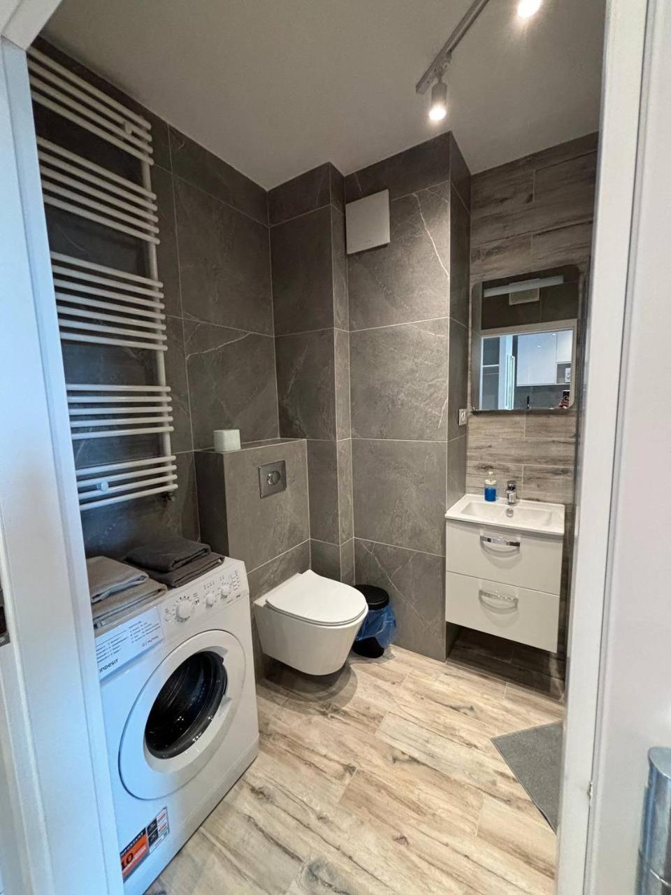 Ostin A41 Apartment